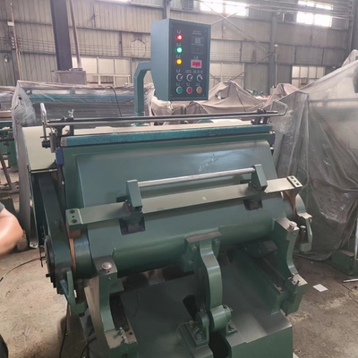 Επίπεδη πιέζοντας μηχανή 1200 * 830 5.5KW 4200kg εγκοπών