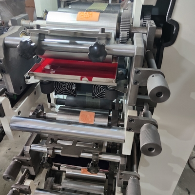 250mm μήκος 180mm πλάτος υψηλής ταχύτητας Flexo εκτυπωτική μηχανή 5-60m/min ταχύτητα 0,15mm ακρίβεια