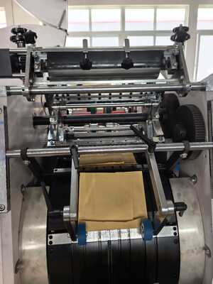 CMYK Flexo εκτυπωτής χαρτιού Τσάντα για ψώνια Μηχανή κατασκευής 50Hz 60Hz Ηλεκτροδότηση Συνολική ισχύς 15 KW Κατάλληλο για συσκευασία μεγάλης κλίμακας