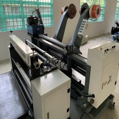 220V αυτόματος ρόλος εγγράφου για να καλύψει την τέμνουσα μηχανή με σεντόνι